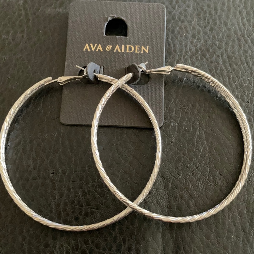 Women’s earrings